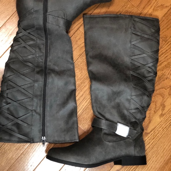 Just Fab Boots - Picture 2 of 5